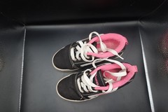 Heelys Propel 2.0 Skate Shoes With Wheels Youth Size 1 Wheeled Sneaker Pink Girl