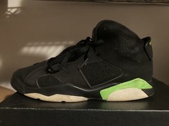 PRE-OWNED JORDAN 6 RETRO (PS) ELECTRIC GREEN SIZE 2.5