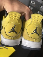 Jordan 4 Lightning Size 4y