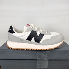 Size 4.5 Big Kids – New Balance 237 Retro – White / Black – GS237CG