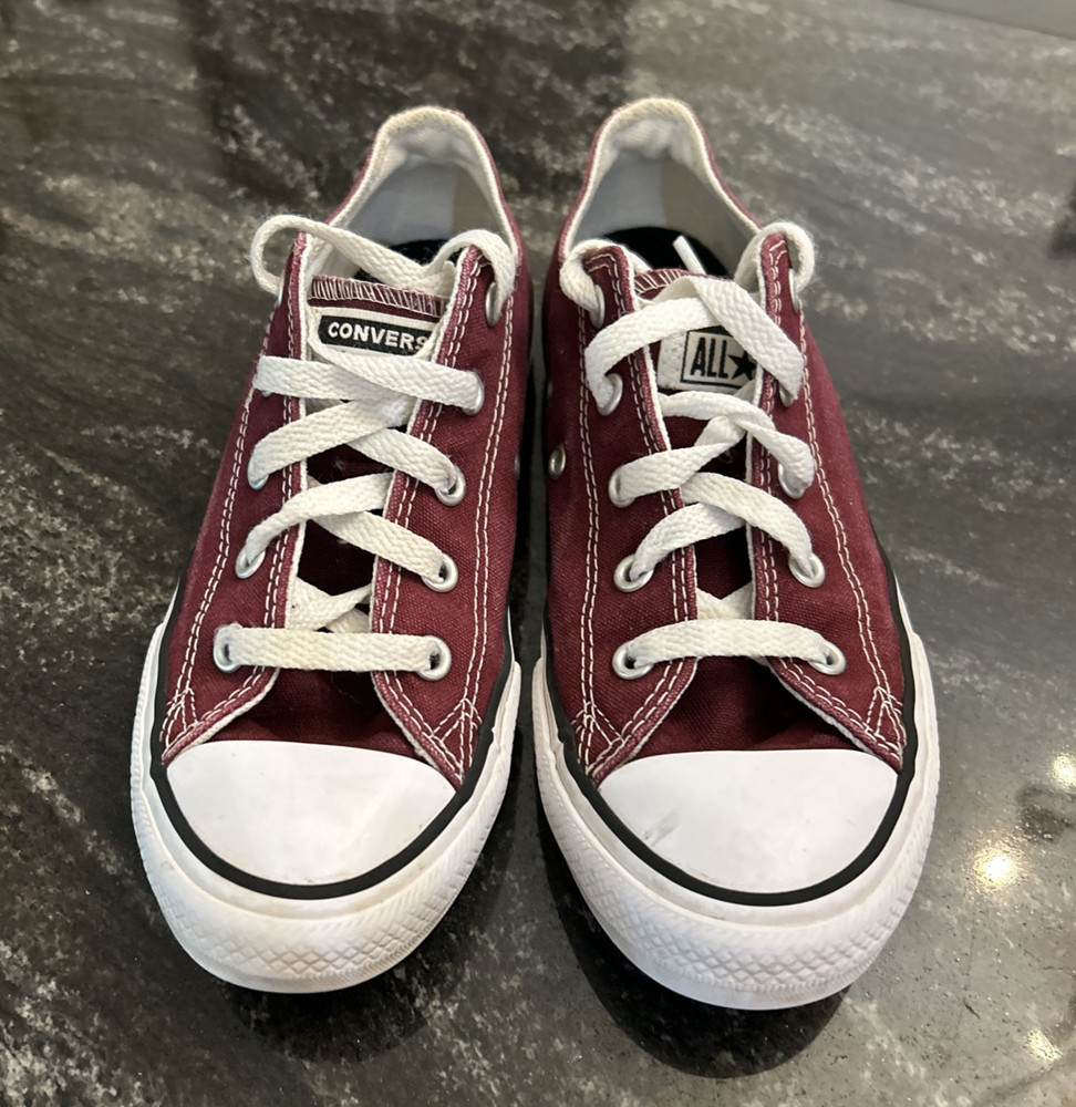 Converse Chuck Taylor All Star Maroon Canvas Low Top Youth Sneakers Size 2 kids