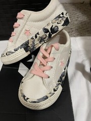 6C Converse One Star OX EGRET/ Storm Pink/ Black