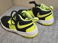 Size 6Y – Nike Team Hustle D8 Mid Black