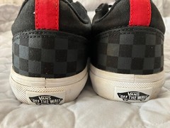 VANS Seldan Checkerboard tie sneakers- Black/Red-YOUTH Sz 5-EXCELLENT CONDITION
