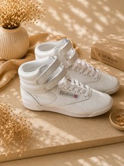 Reebok Classic White High Top Sneakers Hook & Loop Straps Youth US 3.5 EU 34.5