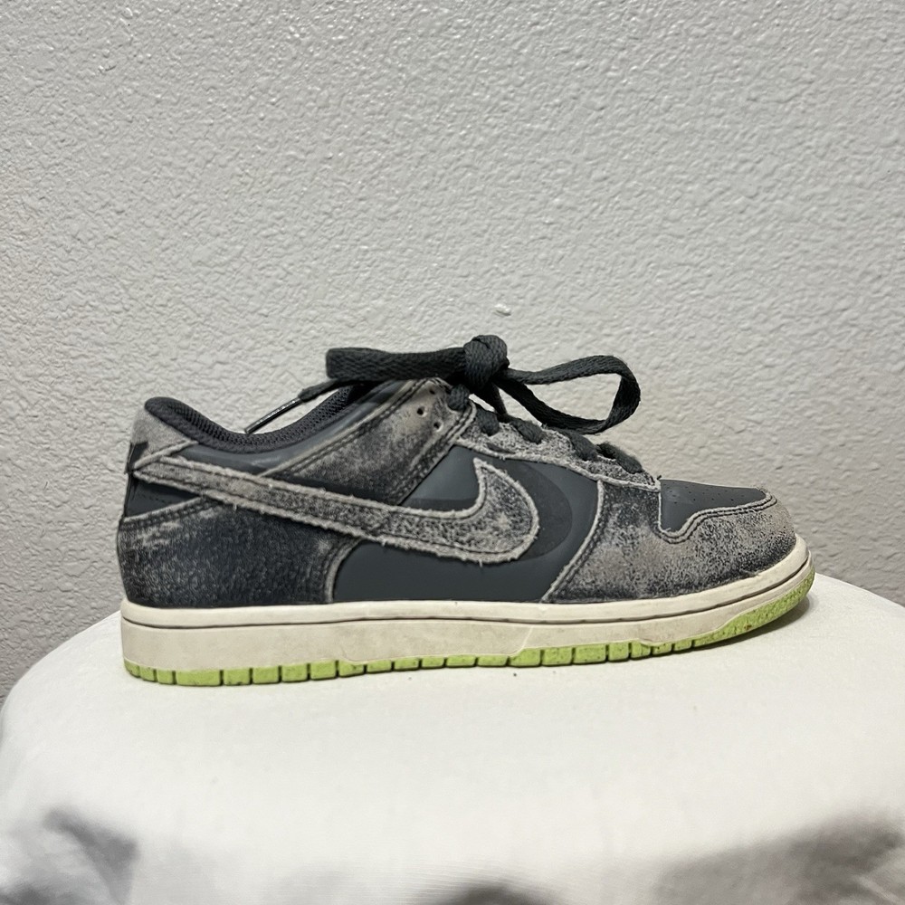 Nike Dunk Low SE PS Halloween Iron Grey Ghost Green DQ6216-001 Size 2.5y