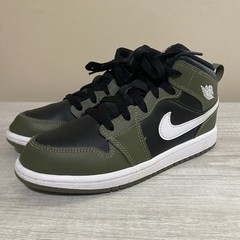 Jordan 1 Green Black White Leather Mid Top Unisex Youth US 2.5Y DQ8424-092