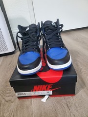 Air Jordan 1 Retro High OG GS Size 5Y Royal Toe
