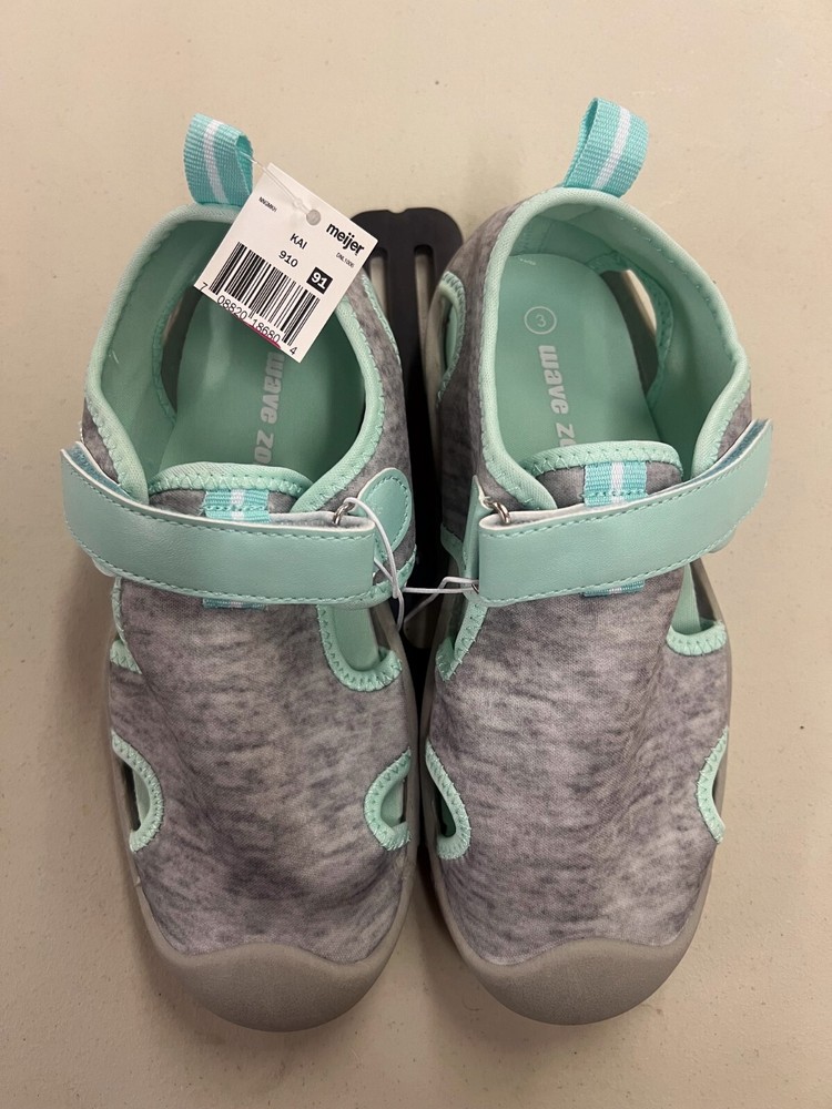 Wave Zone Kai Gray Kid’s Sandals Size 3 NWT