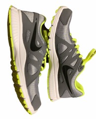 Nike Revolution 2 Youth gray/green/white walking sneakers Size 5.5Y