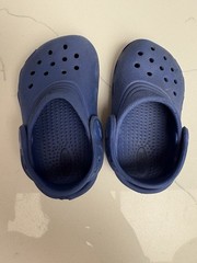 Children’s Navy Croc’s XXS C 4/5 with Scuffs But Great Condition See Pics