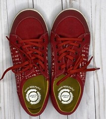 Livie And Luca Size 2 Red Reeves Sneakers