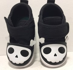 Ikiki Skull & Crossbones Squeaky Toddler Shoes Size 3 Black/White M01171 EUC