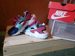 Size 5 (GS) – Nike Huarache Run Low