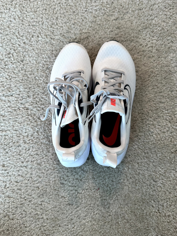 Size 5.5Y- Nike (GS) Air Zoom Arcadia 2 Cream
