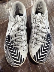 Nike Black And White Sneakers 4.5 Kids