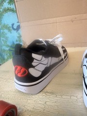 Heelys Pro 20 Print Skeleton X-Ray Skate Shoes Y6 Black White ABEC 5