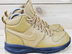 Nike 6Y Youth Manoa Leather Boots Wheat/Black BQ5372-700 Women’s Size 7