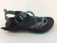 Chaco Youth Size 2 Black And Teal Green Strap Sport Sandals EUC