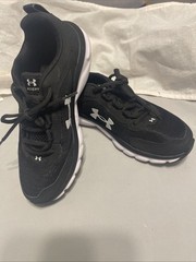 Underarmor Sneakers 5 Y