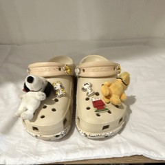 Crocs Classic Clog Peanuts Snoopy Woodstock Beige Kids US 6 Slip-On