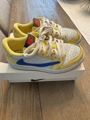 Travis Scott – Canary Yellow – Jordan 1 Low – Kids 12.5C DZ5909-700