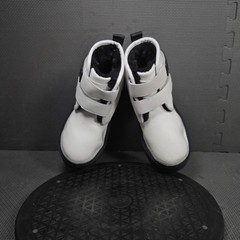 UGG Boots Kids Size 1 White Leather Hook & Loop Ankle Winter Lined 1148852K