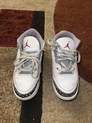 Size 1.5 (PS) – Jordan 3 Retro 2022 Mid Fire Red