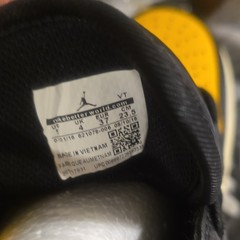 Jordan Air Jordan 1 Low Yellow/Black Leather Low Top Sneakers Kids US 5 EU 37
