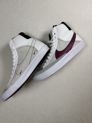 Nike Blazer Mid 77 SE GS White Rush Maroon DH8640-101 Boy Size 5.5Y