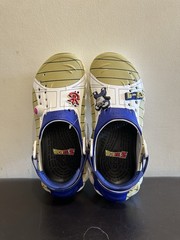 NIB/ NWT Kid Crocs Echo Clog Dragon Ball Z Vegeta 211138 90H Tan/Blue/White