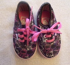 VANS Off The Wall HELLO KITTY Toddler Sneaker Shoes Size 5 Pink Purple and Black