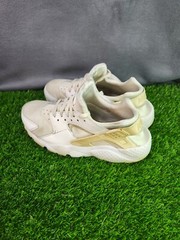 Size 7 (GS) – Nike Huarache Run Low White Pure Platinum