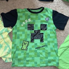 Minecraft Crocs J5, T-shirts, Hat, & Backpack W/Lunchbox Lot