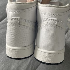 Air Jordan High Top Youth 4.5Y – White