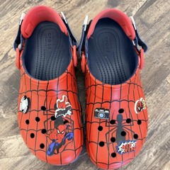 Crocs Clogs Unisex Kids 5 Red Spider-Man Web Graphic Sandals Marvel Jibbitz