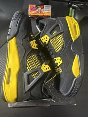 Jordan 4 Thunder Size 4.5y