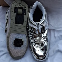 Heelys Silver Kids‘ Sneaker with Wheel, Strap, Lace Up, Logo Accent
