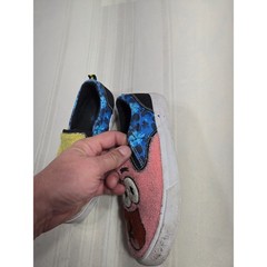 SpongeBob SquarePants Patrick Star Kids Slip On Sneakers Blue Yellow Pink Size 3
