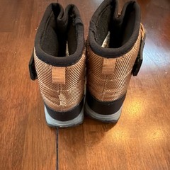Carter’s Kids Brown/Black Snow Boots Hook & Loop Strap, Light Up! US Size 6