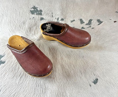 Samhall Trolls Clogs 4.75 x 2 in Sweden Doll Clog Wooden Slip On Brown