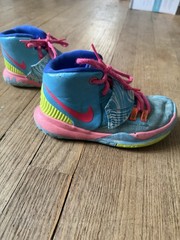 Kids‘ NIKE Kyrie 6 Pool Neon Multi-Color Mid Top Sneakers CZ4693-409 Size 3Y