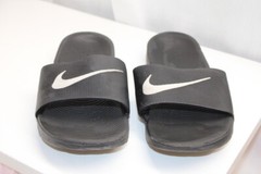 New Nike Kawa Black/White Slide (GS/PS) Sandals 819352-001 Size 6Y