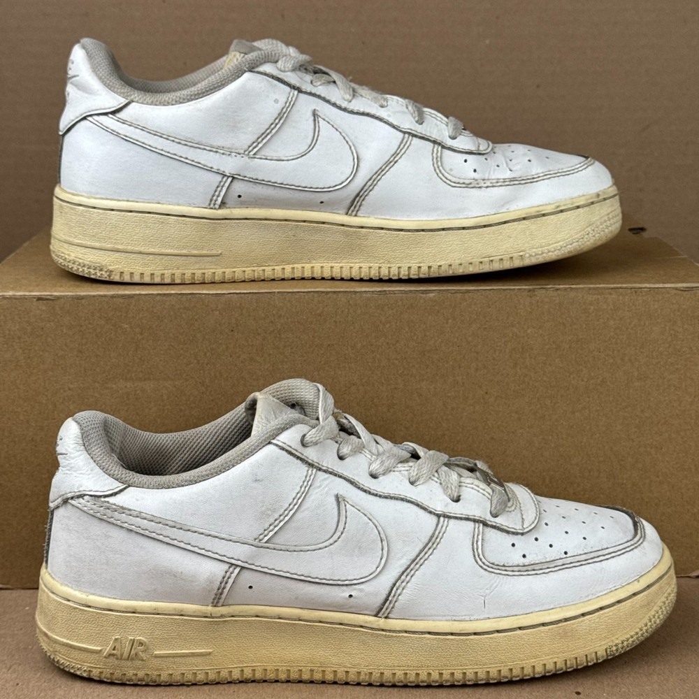 Nike Air Force 1 Low White Sneakers Youth 7Y / Men’s 7 / Women’s 8.5