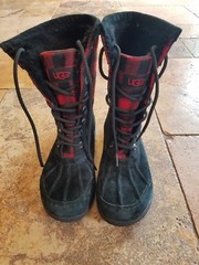UGG Butte Redwood Boots Black Red Plaid USA youth 4 Buffalo Check