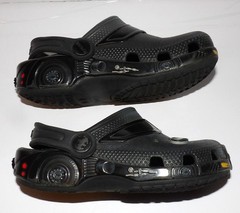 CROCS BATMAN BATMOBILE CLASSIC CLOGS, MULES (CHILD 8)