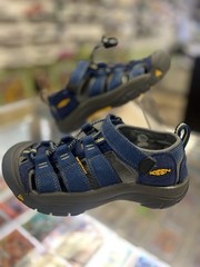 EUC KEEN NEWPORT H2 BLUE WATER SHOES SANDALS US 1 32/33 EU