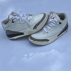 Jordan Air Jordan 3 Retro PS White/Gray/Black/Red Low Top Sneaker Kids US 4Y
