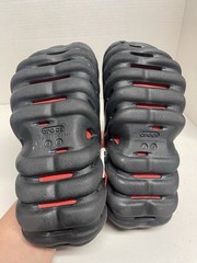 CROCS x MARVEL ECHO Team Spider-Man JUNIOR/Kids Red Black Jibbitz Junior Size 3!