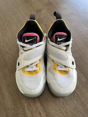Nike Team Hustle D11 Low Doodles Size 12C – FJ7689-101